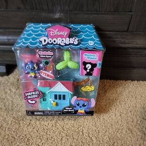 Disney Doorables Stitch's Surf Shack Playset - Blue and Pink